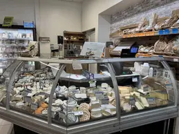694-biocoop-aquarius-annecy-bca-magasin-alimentation-bio-fromage-coupe-service-traditionnel.webp