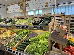 694-biocoop-aquarius-annecy-bca-magasin-alimentation-bio-fruit-legume-courgette-salade-saison.webp