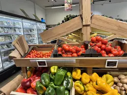694-biocoop-aquarius-annecy-bca-magasin-alimentation-bio-poivron-tomate-fruit-legume-local.webp